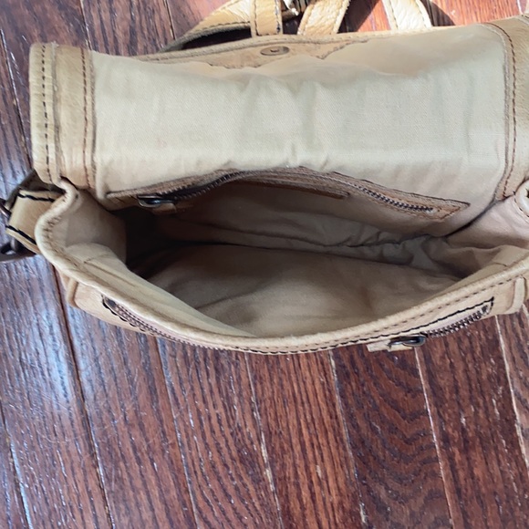 Liebeskind tan leather crossbody - Picture 3 of 3